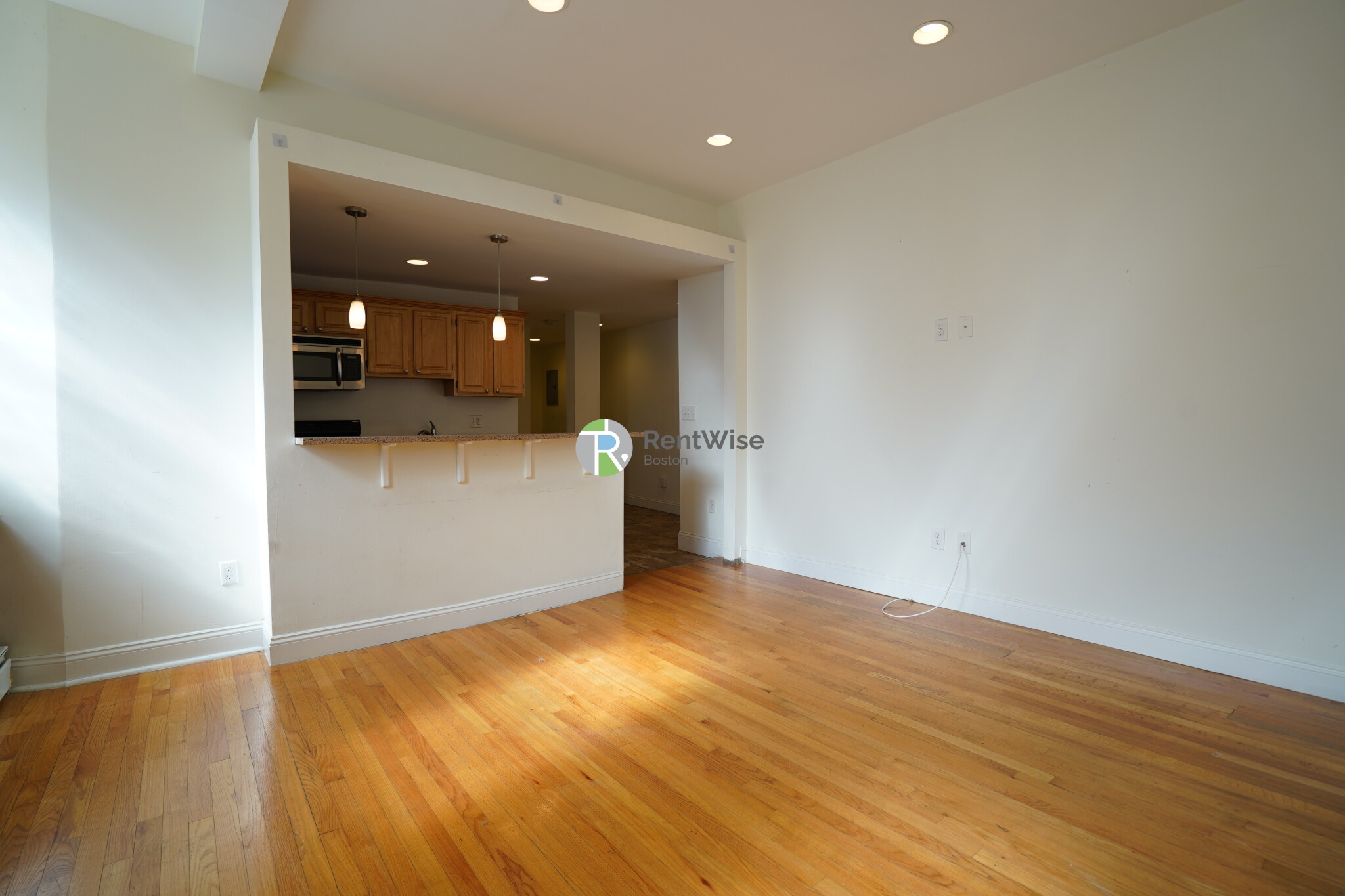 1 bed, 1 bath apartment for rent at 1322 Commonwealth Ave Unit 3A, Brighton — photo 4 of 17