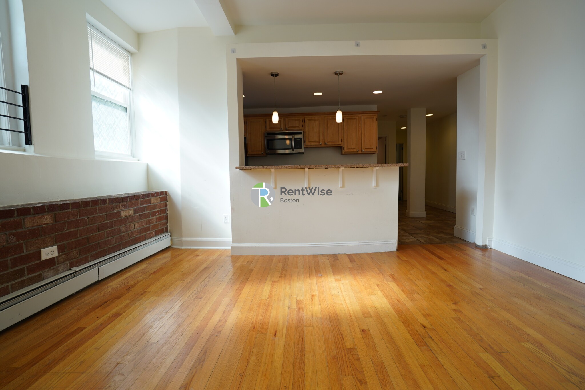 1 bed, 1 bath apartment for rent at 1322 Commonwealth Ave Unit 3A, Brighton