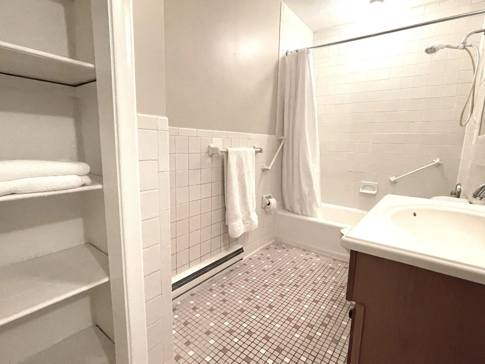 1 bed, 1 bath apartment for rent at 1323 Worcester Rd Unit E7, Framingham — photo 9 of 25