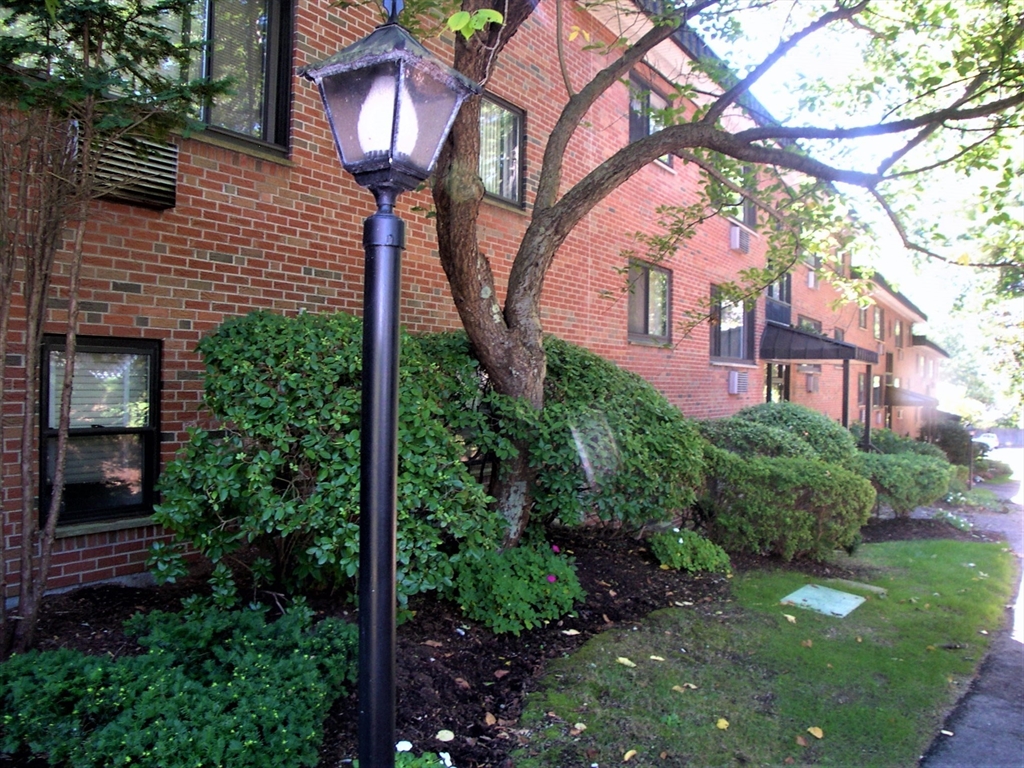 1 bed, 1 bath apartment for rent at 1323 Worcester Rd Unit E7, Framingham — photo 2 of 23