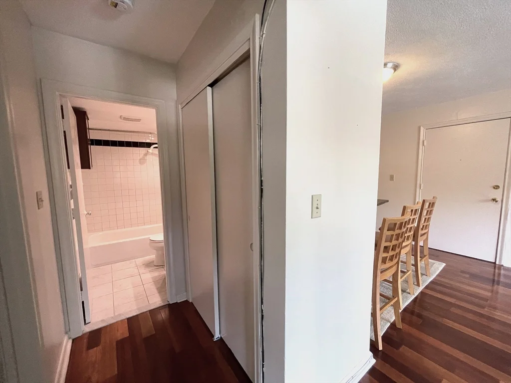 2 bed, 1 bath apartment for rent at 1323 Worcester Rd Unit H8, Framingham — photo 11 of 21