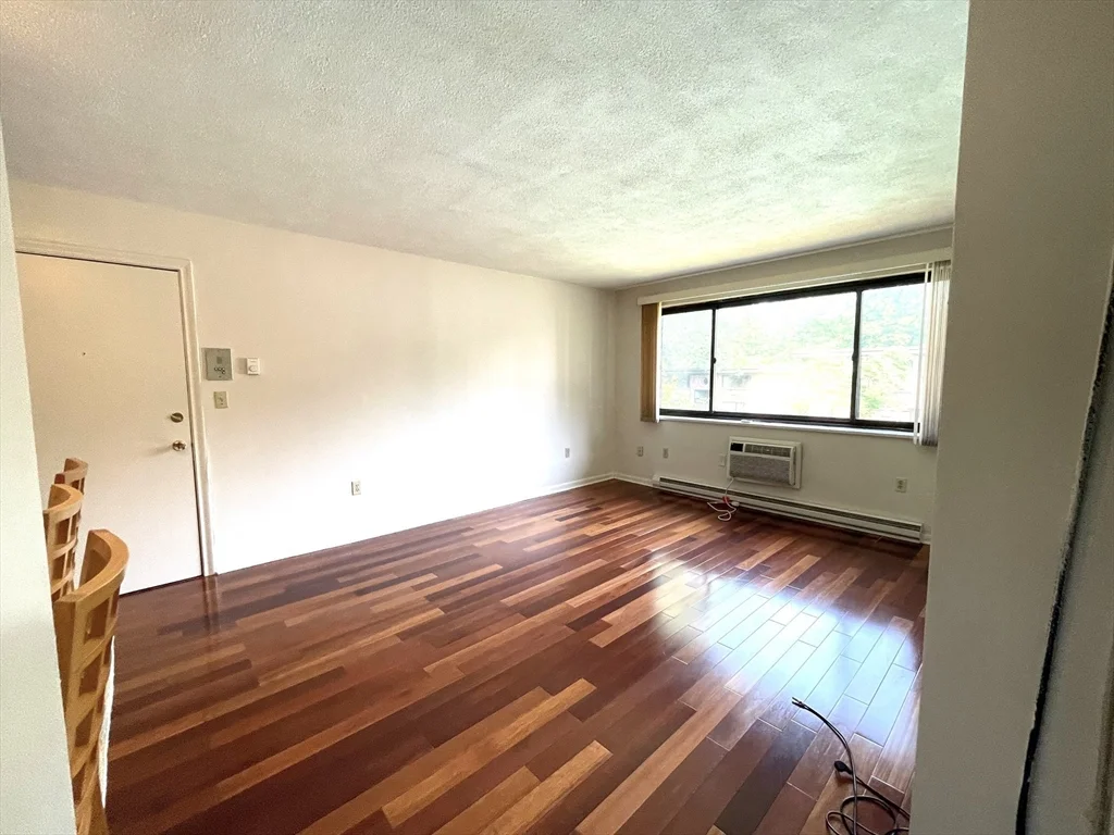 2 bed, 1 bath apartment for rent at 1323 Worcester Rd Unit H8, Framingham — photo 8 of 21