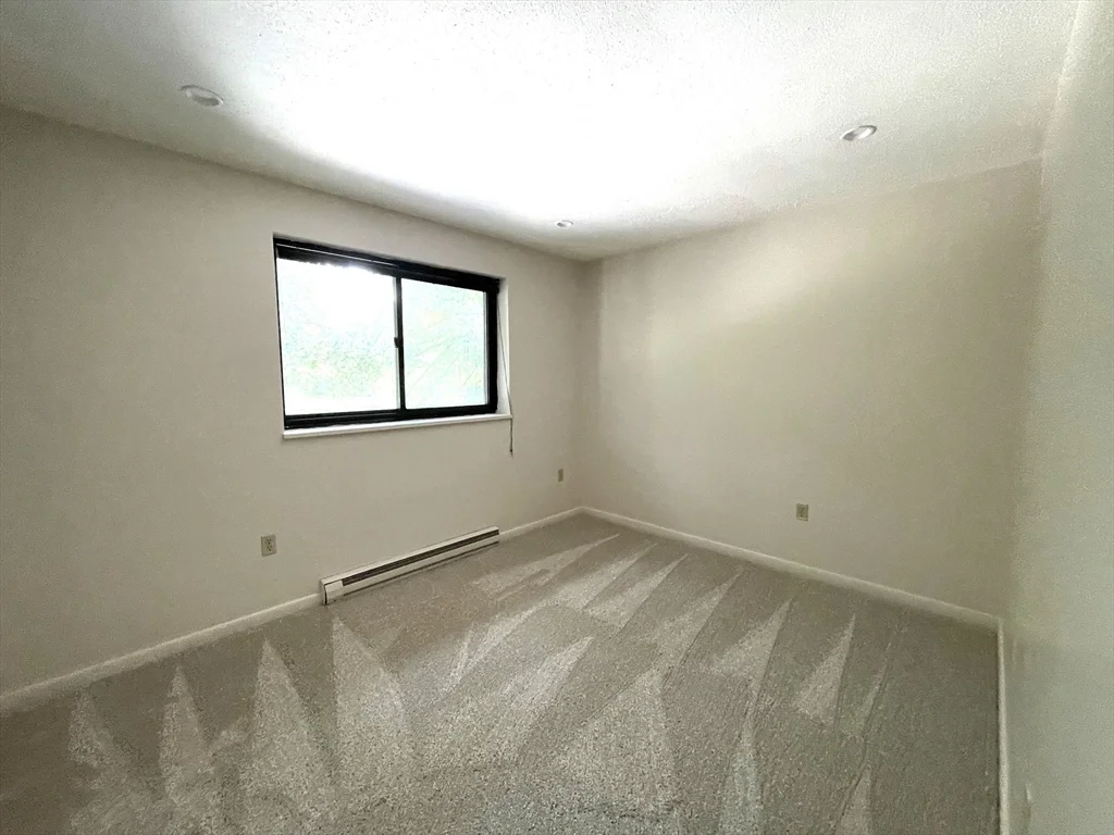 2 bed, 1 bath apartment for rent at 1323 Worcester Rd Unit H8, Framingham — photo 10 of 21