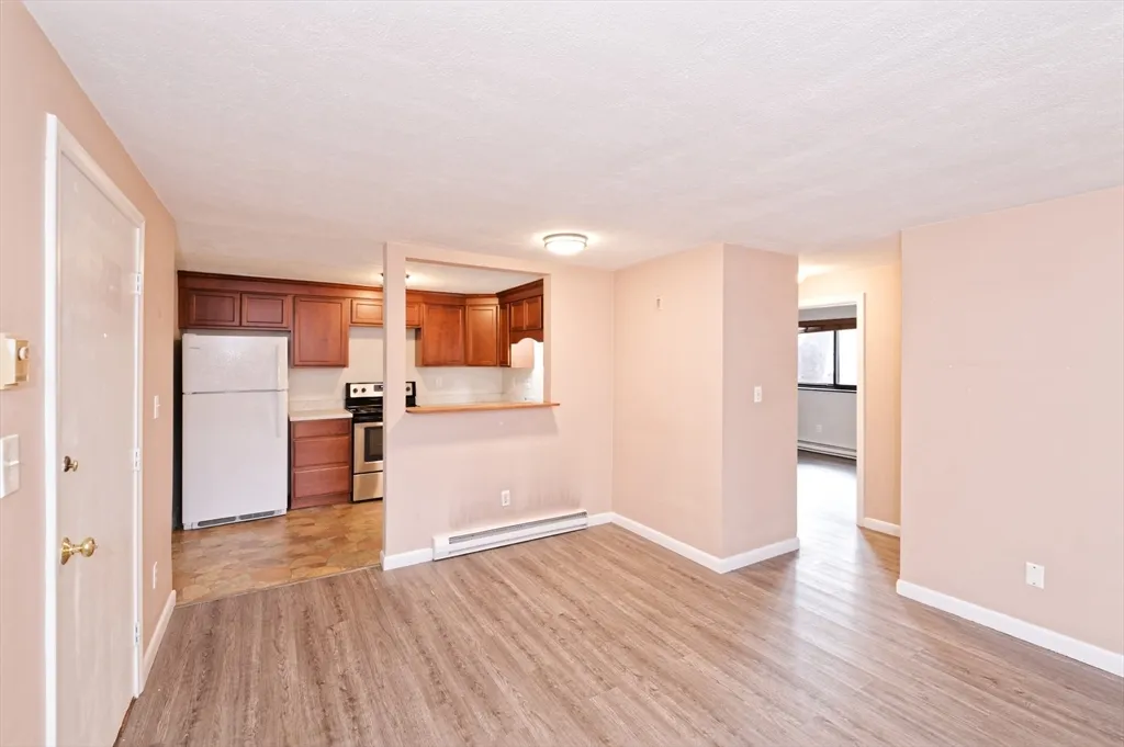 2 bed, 1 bath apartment for rent at 1325 Worcester Rd Unit A2, Framingham — photo 2 of 19
