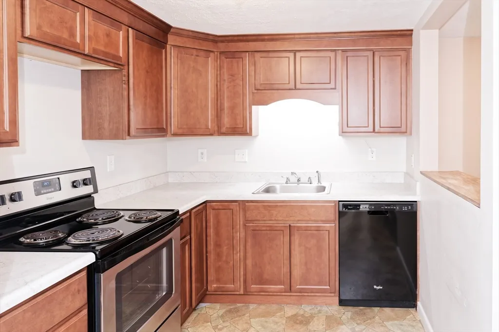 2 bed, 1 bath apartment for rent at 1325 Worcester Rd Unit A2, Framingham — photo 5 of 19