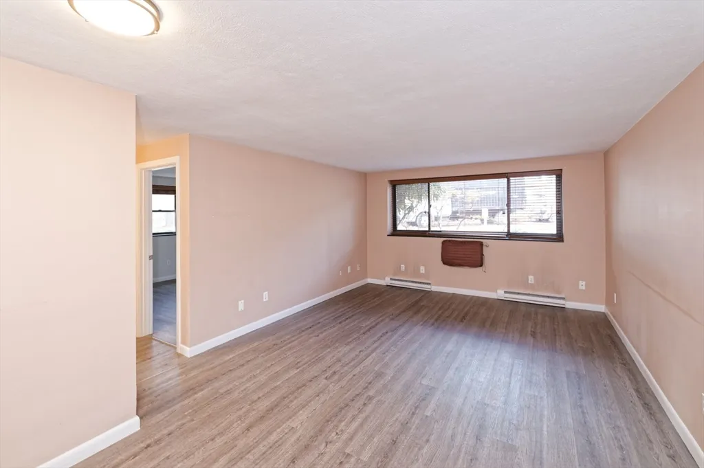 2 bed, 1 bath apartment for rent at 1325 Worcester Rd Unit A2, Framingham — photo 3 of 19