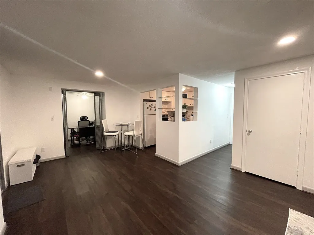 1 bed, 1 bath apartment for rent at 1325 Worcester Rd Unit C3, Framingham — photo 6 of 27