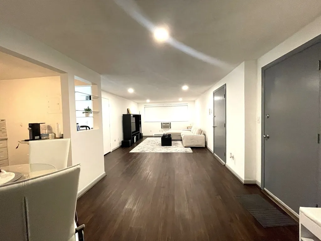 1 bed, 1 bath apartment for rent at 1325 Worcester Rd Unit C3, Framingham — photo 5 of 27