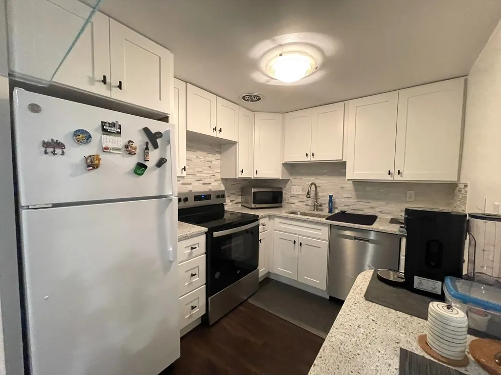 1 bed, 1 bath apartment for rent at 1325 Worcester Rd Unit C3, Framingham — photo 12 of 27