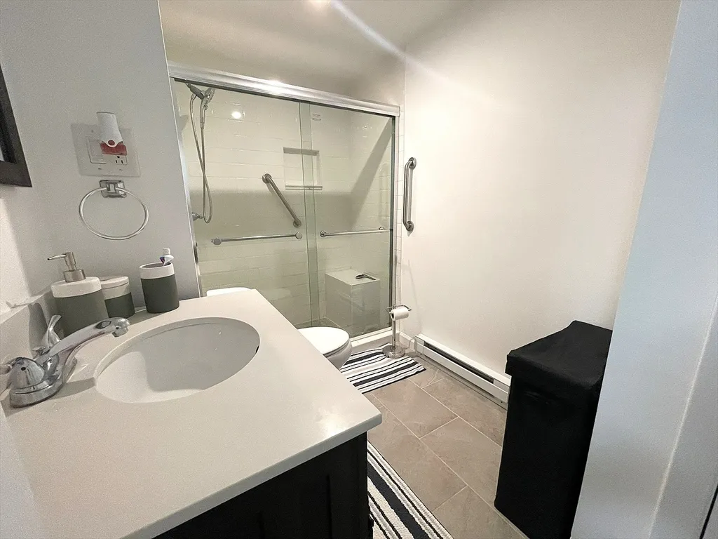 1 bed, 1 bath apartment for rent at 1325 Worcester Rd Unit C3, Framingham — photo 15 of 27