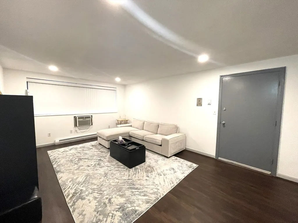 1 bed, 1 bath apartment for rent at 1325 Worcester Rd Unit C3, Framingham — photo 4 of 27