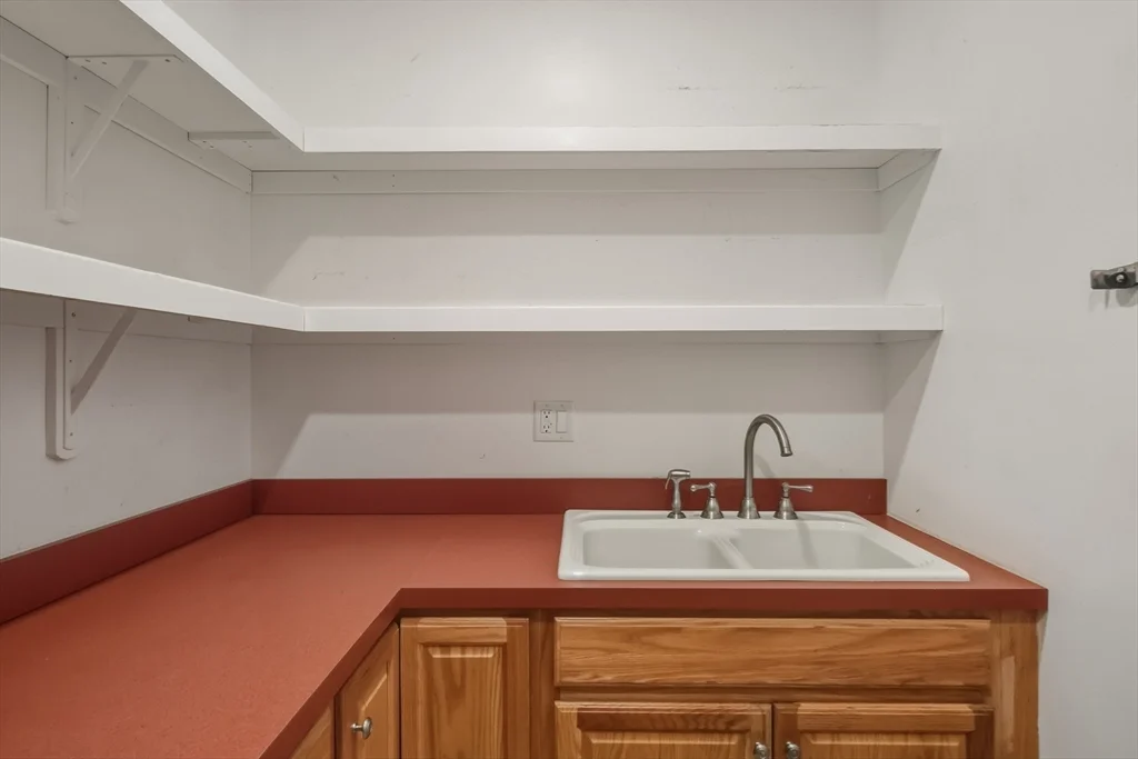 2 bed, 2 bath apartment for rent at 1327 Liberty Unit 2, Braintree — photo 12 of 20