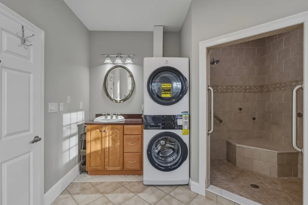 2 bed, 2 bath apartment for rent at 1327 Liberty Unit 2, Braintree — photo 19 of 20