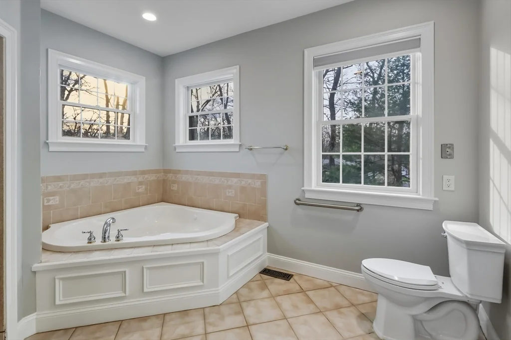 2 bed, 2 bath apartment for rent at 1327 Liberty Unit 2, Braintree — photo 18 of 20
