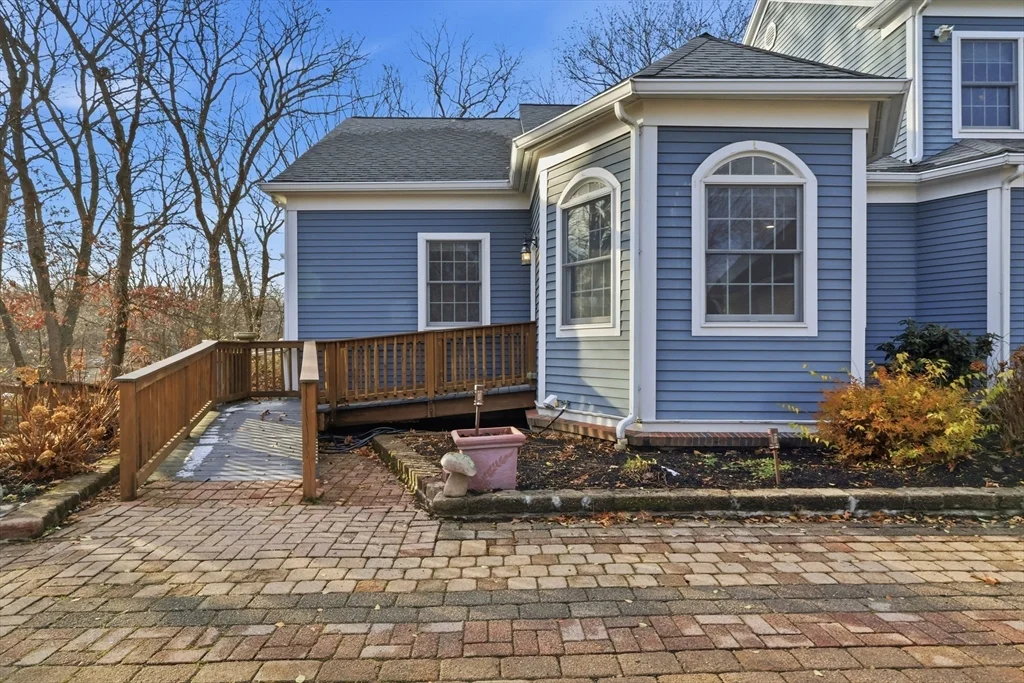 2 bed, 2 bath apartment for rent at 1327 Liberty Unit 2, Braintree — photo 2 of 20