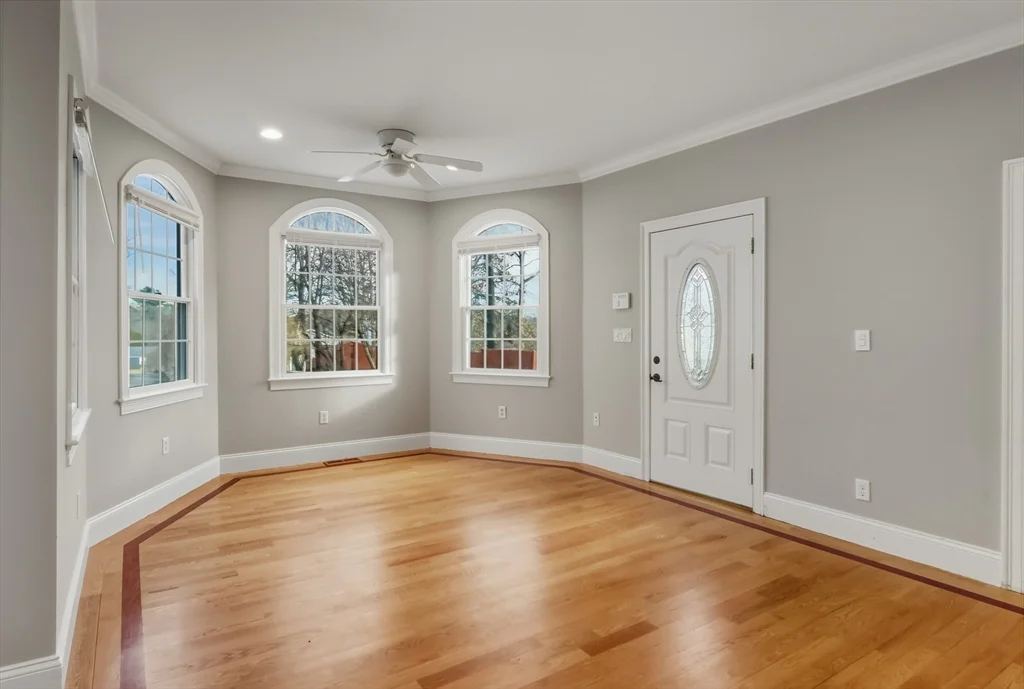 2 bed, 2 bath apartment for rent at 1327 Liberty Unit 2, Braintree — photo 3 of 20