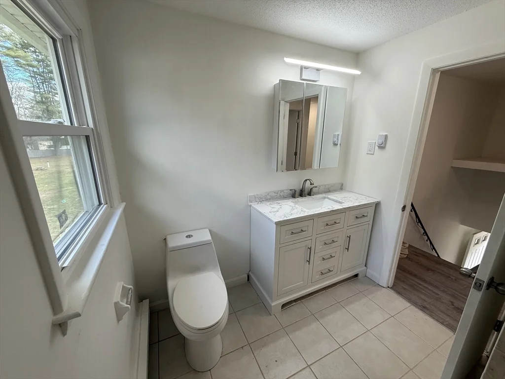 3 bed, 1 bath apartment for rent at 1328 East St Unit 0, Mansfield — photo 14 of 30