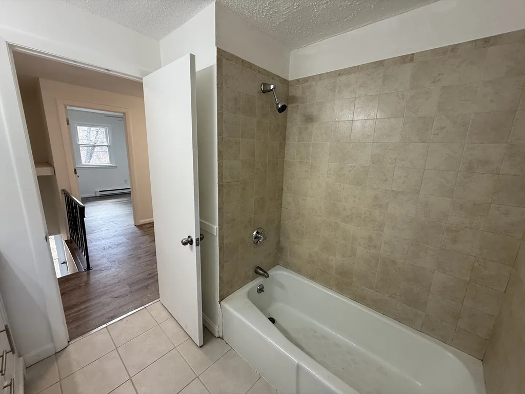 3 bed, 1 bath apartment for rent at 1328 East St Unit 0, Mansfield — photo 16 of 30
