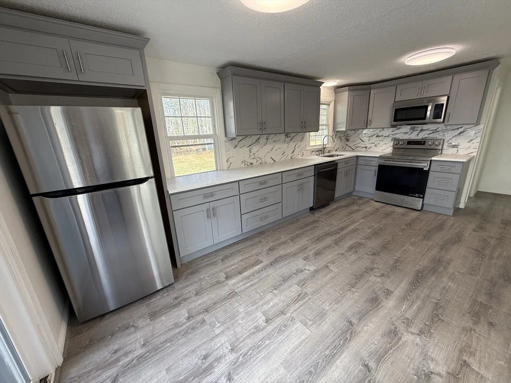 3 bed, 1 bath apartment for rent at 1328 East St Unit 0, Mansfield — photo 5 of 30