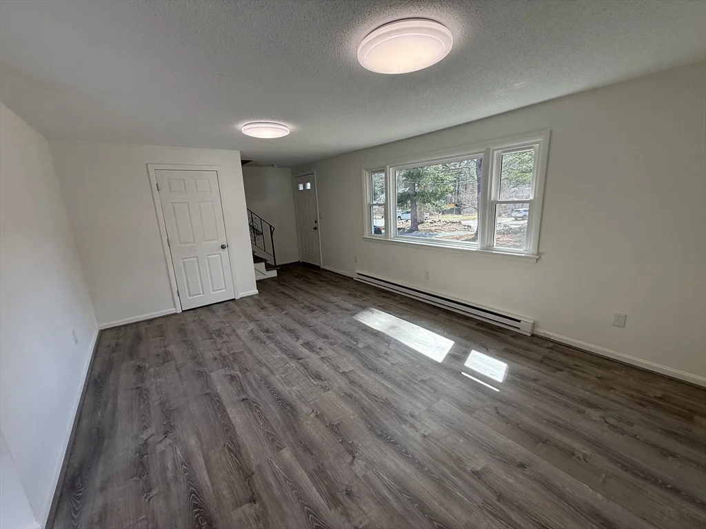 3 bed, 1 bath apartment for rent at 1328 East St Unit 0, Mansfield — photo 4 of 30