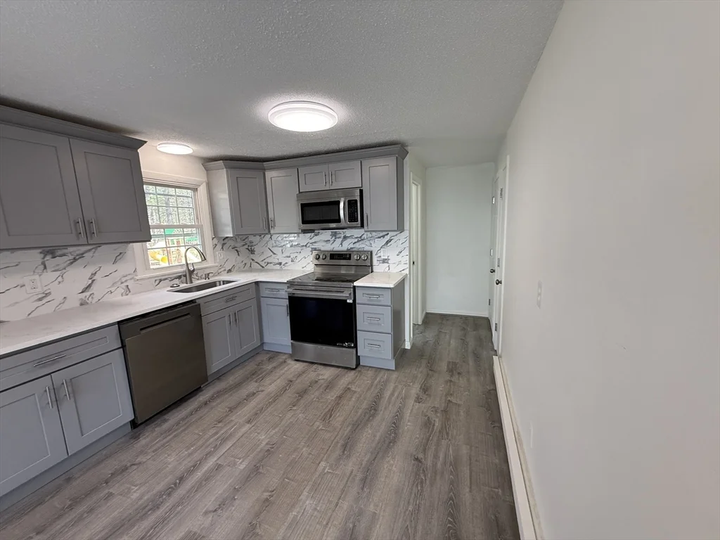 3 bed, 1 bath apartment for rent at 1328 East St Unit 0, Mansfield — photo 6 of 30