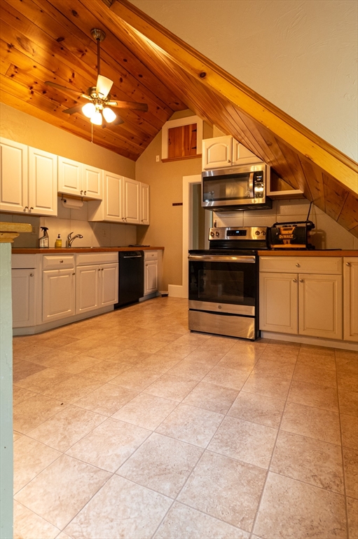 3 bed, 1 bath apartment for rent at 132b Cedar St Unit 3, Haverhill — photo 1 of 17