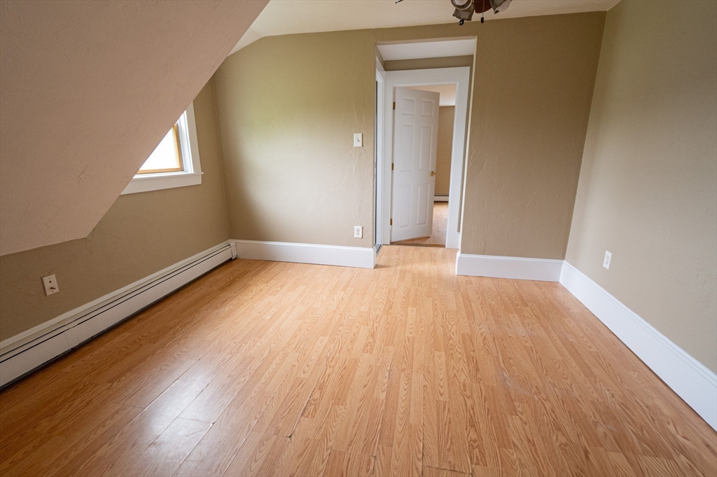 3 bed, 1 bath apartment for rent at 132b Cedar St Unit 3, Haverhill — photo 3 of 17