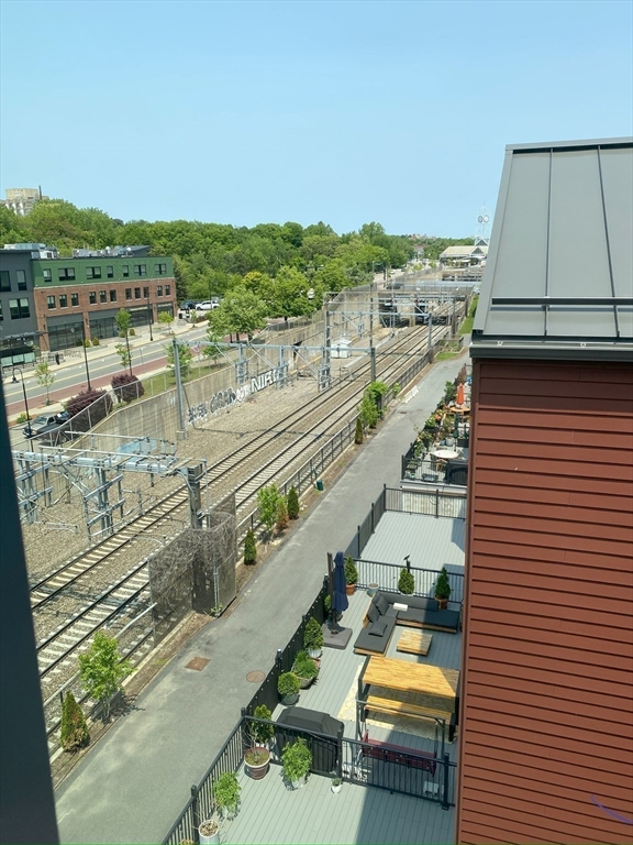 1 bed, 1 bath apartment for rent at 133-135 Hyde Park Ave Unit 133C, Jamaica Plain — photo 8 of 10