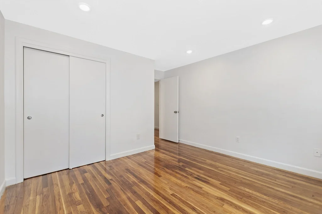 2 bed, 1 bath apartment for rent at 133 Beaconsfield Rd Unit 25, Brookline — photo 6 of 10