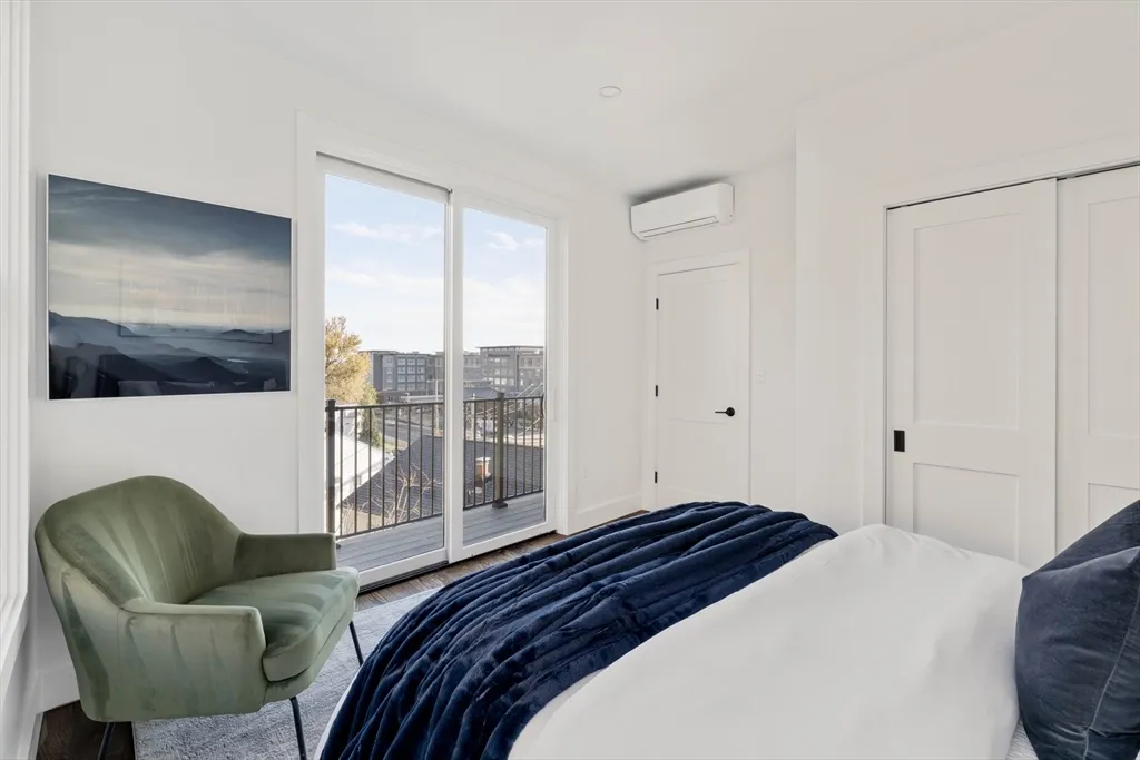 2 bed, 2 bath apartment for rent at 133 Boardman St Unit 3, East Boston — photo 4 of 33