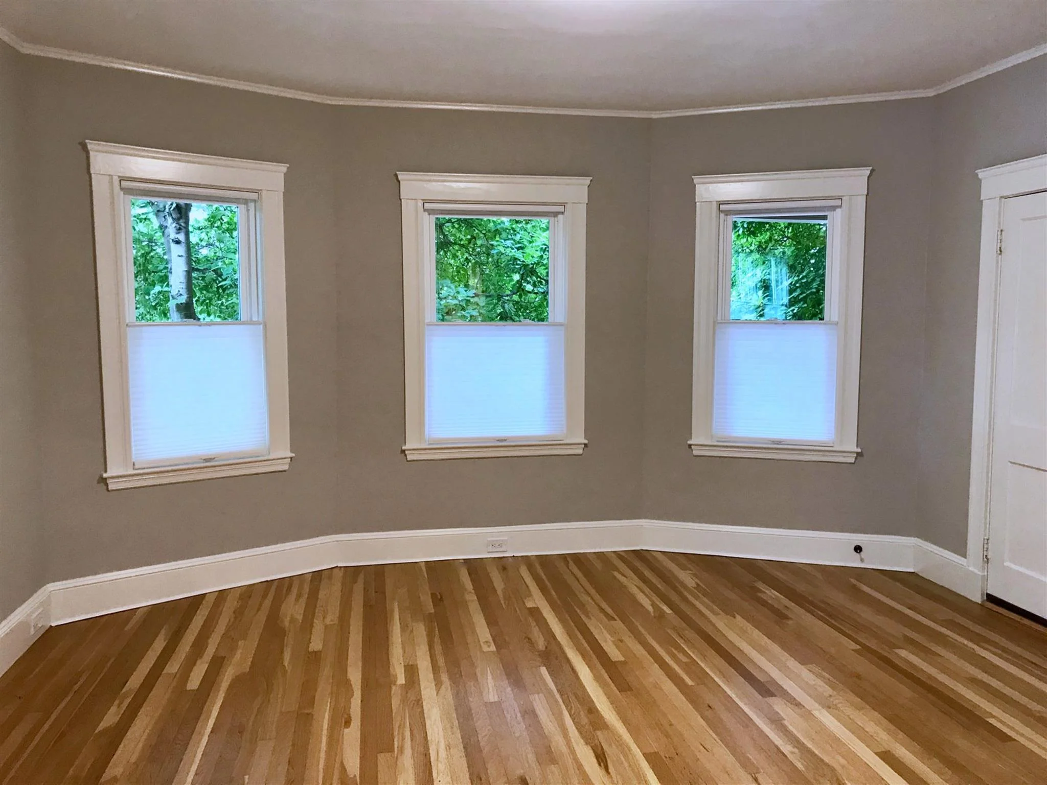 2.5 bed, 1 bath apartment for rent at 133 Boston Ave Unit 1, Powder House Square — photo 4 of 10