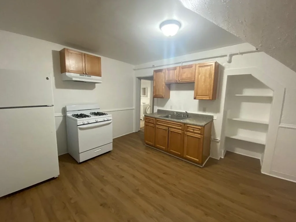 2 bed, 1 bath apartment for rent at 133 Chesnut St Unit 3, Lynn — photo 1 of 11
