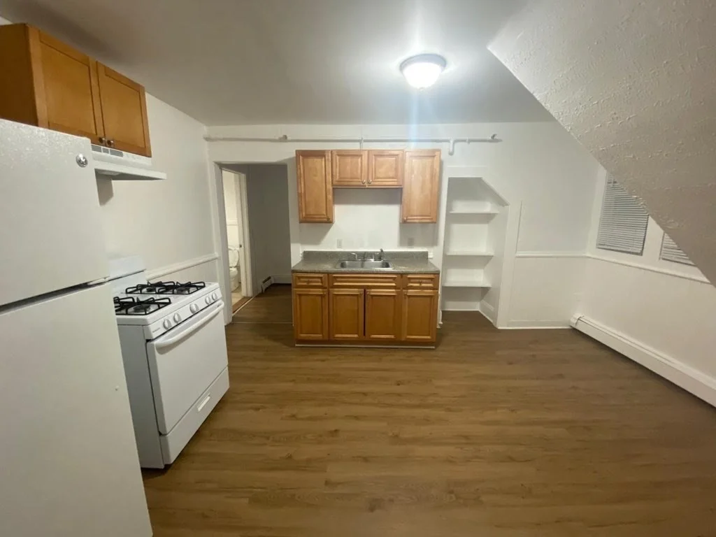 2 bed, 1 bath apartment for rent at 133 Chesnut St Unit 3, Lynn — photo 2 of 11