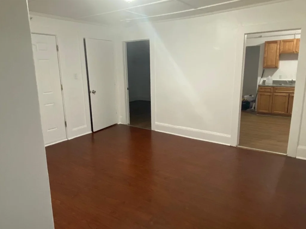 2 bed, 1 bath apartment for rent at 133 Chestnut St Unit 1, Lynn — photo 9 of 9