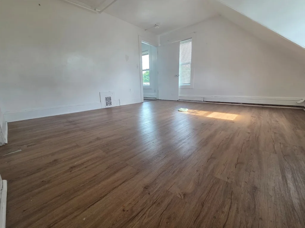 2 bed, 1 bath apartment for rent at 133 Chestnut St Unit 6, Lynn — photo 8 of 12