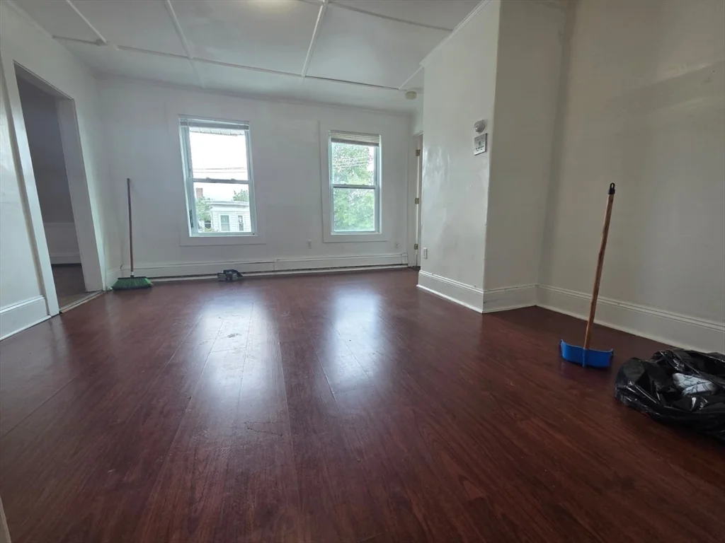 2 bed, 1 bath apartment for rent at 133 Chestnut St Unit 6, Lynn — photo 7 of 12