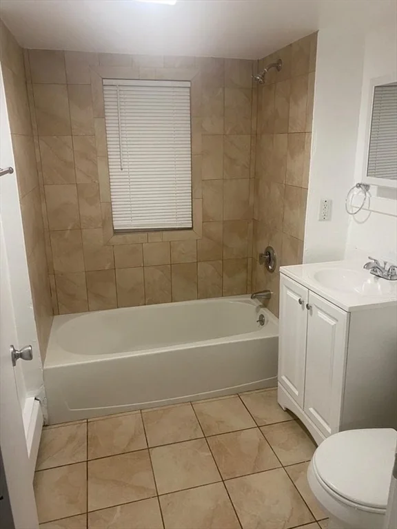 2 bed, 1 bath apartment for rent at 133 Chestnut St Unit 7, Lynn — photo 4 of 10