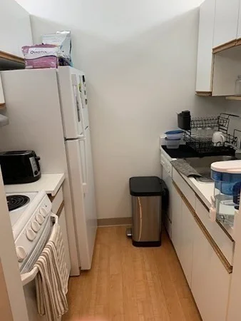 Studio bed, 1 bath apartment for rent at 133 Commander Shea Blvd Unit 401, Quincy — photo 3 of 5