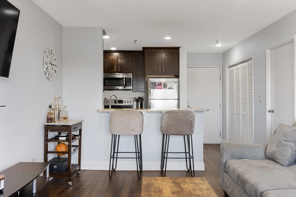 1 bed, 1 bath apartment for rent at 133 Commander Shea Blvd Unit 407, Quincy — photo 6 of 27