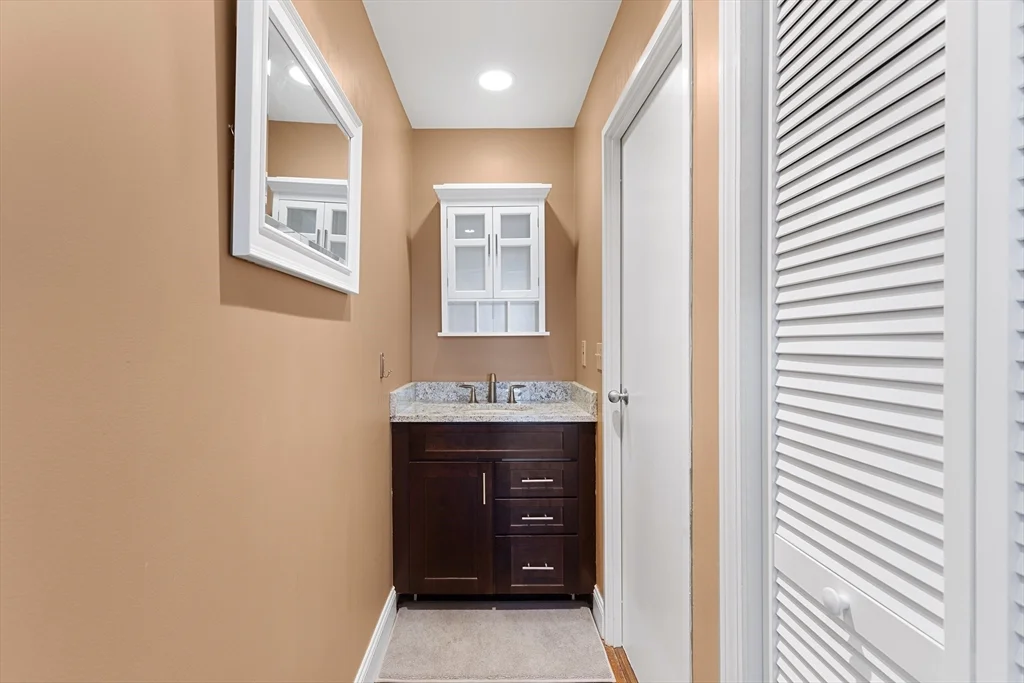 1 bed, 1 bath apartment for rent at 133 Commander Shea Blvd Unit 407, Quincy — photo 16 of 27