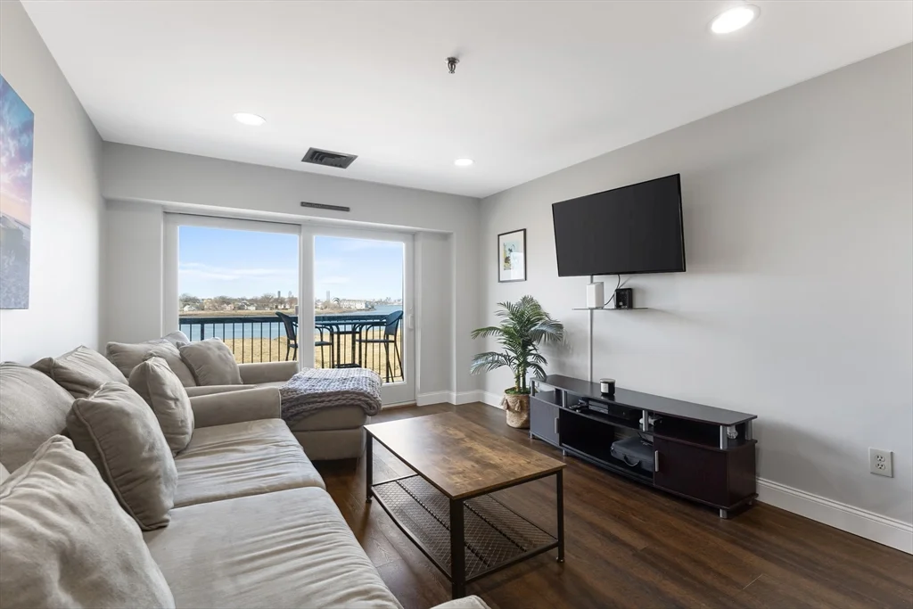 1 bed, 1 bath apartment for rent at 133 Commander Shea Blvd Unit 407, Quincy — photo 4 of 27