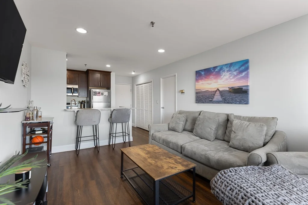 1 bed, 1 bath apartment for rent at 133 Commander Shea Blvd Unit 407, Quincy — photo 7 of 27