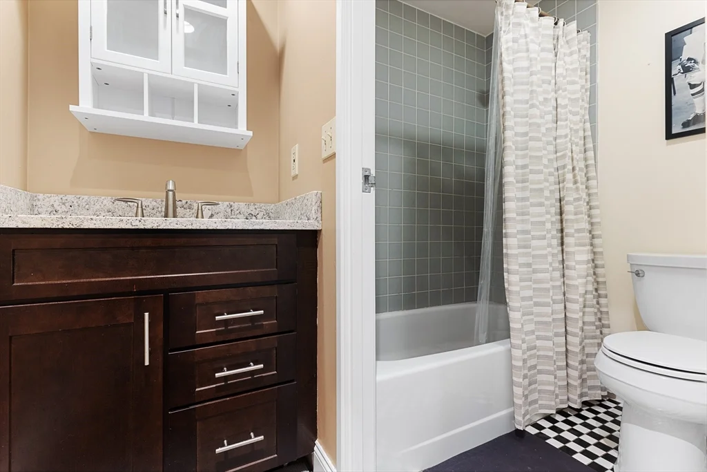 1 bed, 1 bath apartment for rent at 133 Commander Shea Blvd Unit 407, Quincy — photo 19 of 27