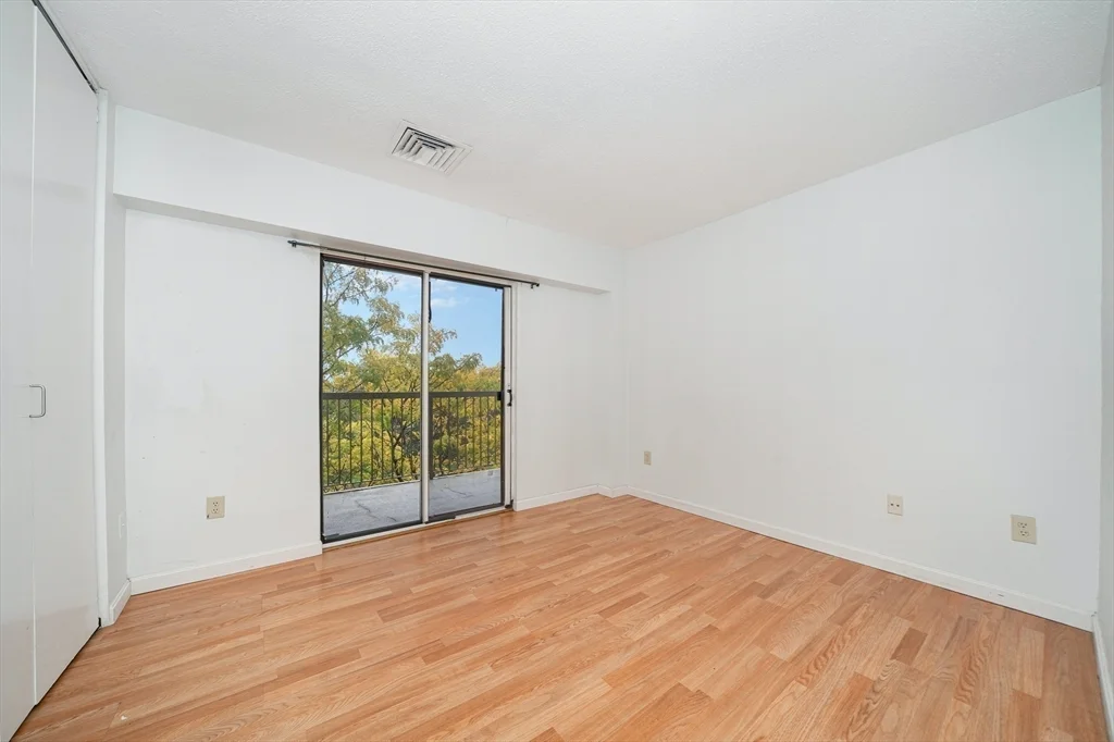 2 bed, 1 bath apartment for rent at 133 Commander Shea Blvd Unit 505, Quincy — photo 9 of 15