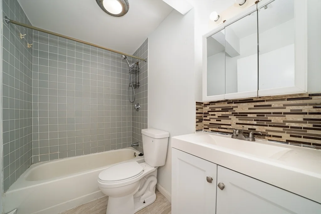 2 bed, 1 bath apartment for rent at 133 Commander Shea Blvd Unit 505, Quincy — photo 11 of 15