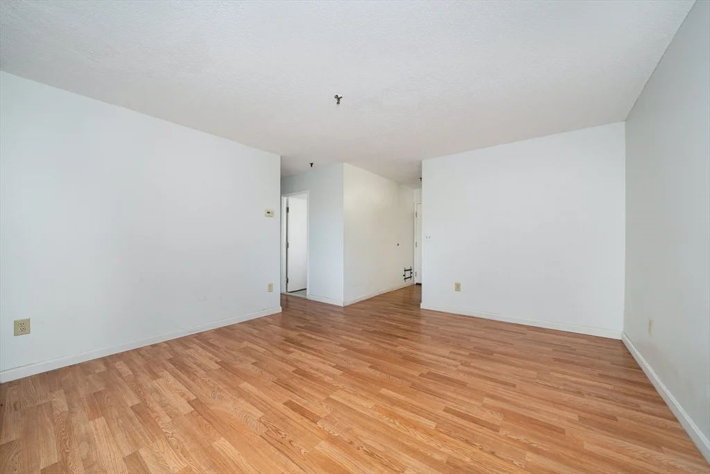 2 bed, 1 bath apartment for rent at 133 Commander Shea Blvd Unit 505, Quincy — photo 8 of 15