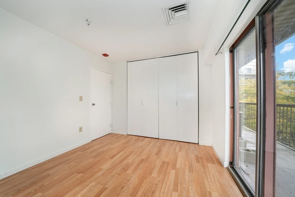 2 bed, 1 bath apartment for rent at 133 Commander Shea Blvd Unit 505, Quincy — photo 10 of 15