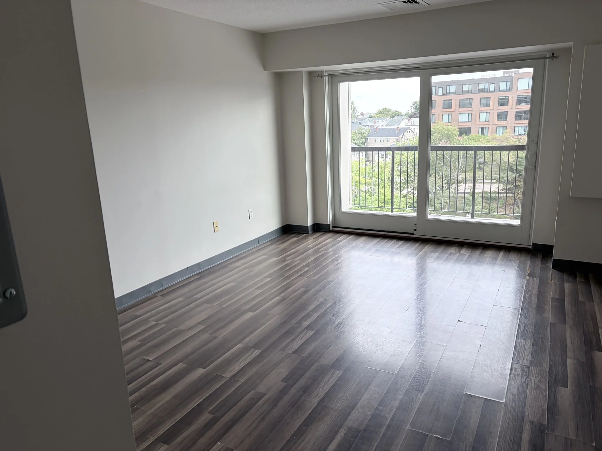 2 bed, 1 bath apartment for rent at 133 Commander Shea Blvd Unit 605, Quincy — photo 5 of 13