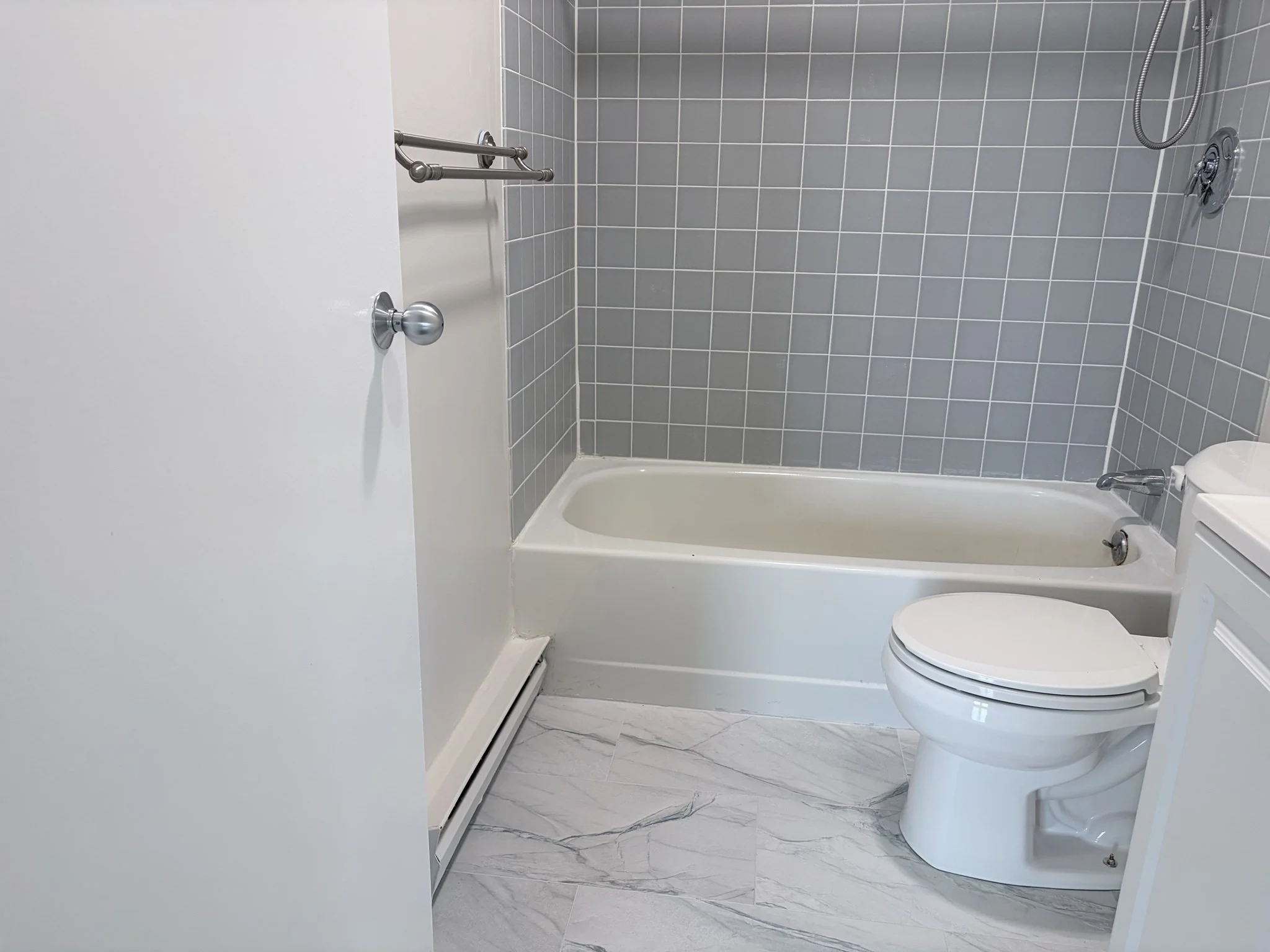 2 bed, 1 bath apartment for rent at 133 Commander Shea Blvd Unit 605, Quincy — photo 11 of 13