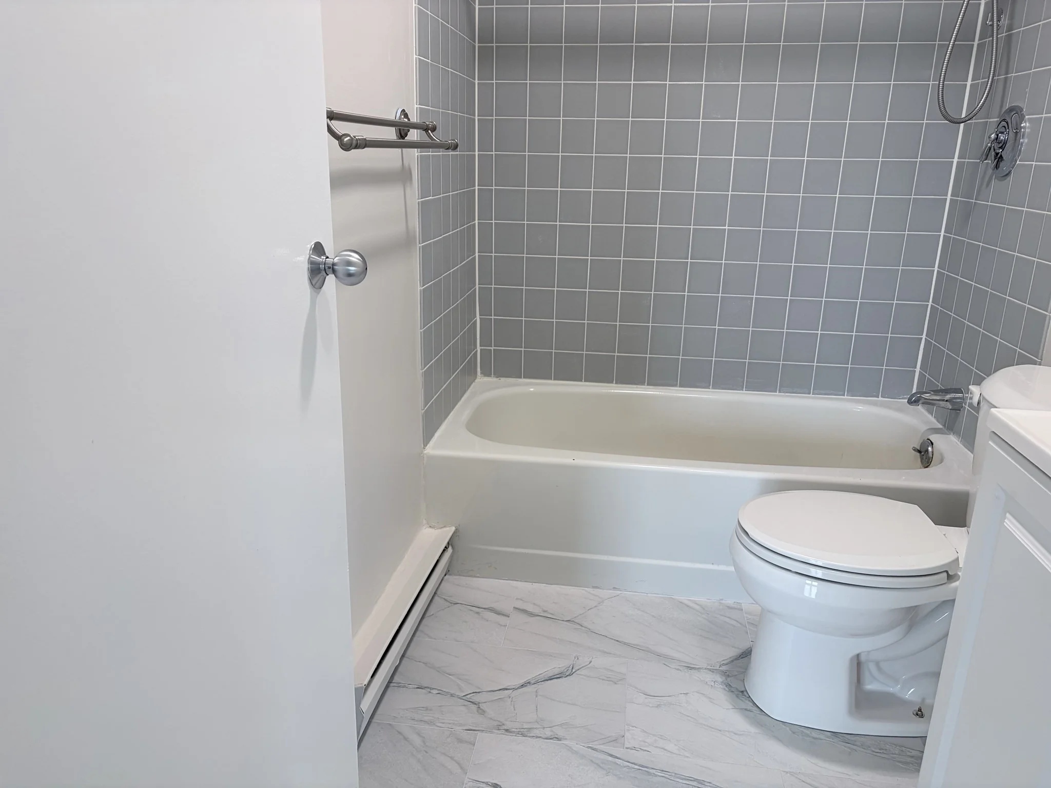 2 bed, 1 bath apartment for rent at 133 Commander Shea Blvd Unit 605, Quincy — photo 11 of 13